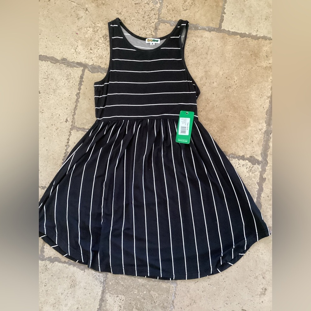 NWT -Tipsey Elves Black and White  striped womens tank Dress SZ M
S1